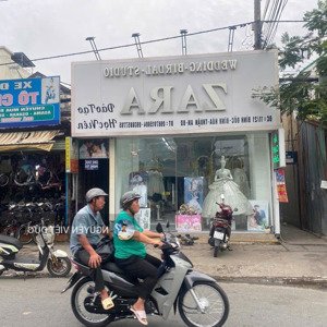 bán gấp nhà mặt tiền đt743 kinh doanh áo cưới 196m2 đối diện vincom ngã tư 550 . giáp thủ đức