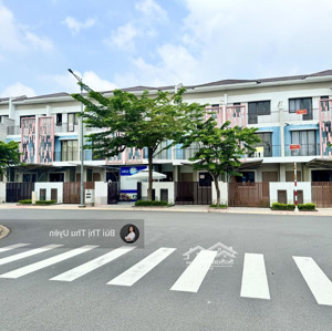 chủ nhà bán lỗ căn 3 tầng đã có sổ hồng view công viên