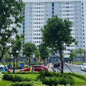 cho thuê căn 2pn2wc (84m2 -85m2), nội thất cơ bản gồm rèm, bếp, giá 6.5tr/tháng.