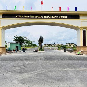 bán lô góc ,sổ sẵn tại cổng vào agora city,đối diện là trung tâm hành chính thủ thừa,100m2,giá 1tỷ9
