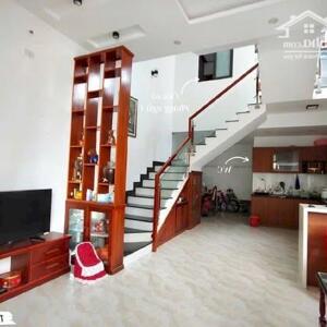 Nhà 3 tầng mặt tiền Nguyễn Như Hạnh, kiên cố 3PN 3WC