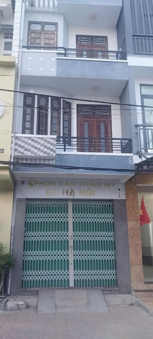 cho thuê toàn bộ căn nhà mặt tiền trung tâm thành phố