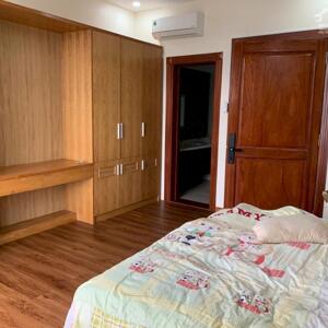 CHO THUÊ NHÀ FULL NỘI THẤT 6 PHÒNG NGỦ MẶT TIỀN BỜ KÈ