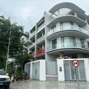 bán nhà góc 2 mặt tiền vạn phúc city, tp. thủ đức căn đẹp, vị trí vàng
