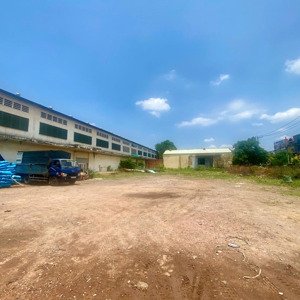 cho thuê kho bãi, 4500m2. mở showroom xe tải, lưu kho sắt thép, thiết bị công trình, lắp ráp....