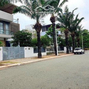 lô mt trục chính. dt: 129m2, đối diện công viên, chỉ 5.8 tỷ. lh: 0902.746,319