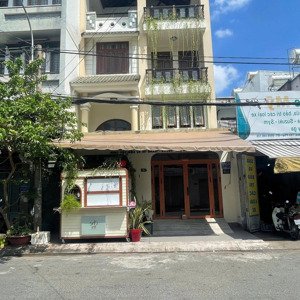 cần bán 2 căn đôi mặt tiền lớn giá trên 18 tỷ thương lượng. nhà mới đẹp, ngã 4 kinh doanh sầm uất