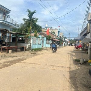 chỉ 2,x tỷ 100m full thổ cư mặt tiền 8m đất phú cát đẹp long lanh