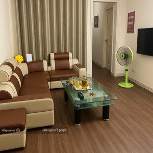 chính chủ cho thuê căn hộ tập thể tầng 1, 80m, 3n2vs đồ cơ bản giá nhỉnh 10tr/tháng.