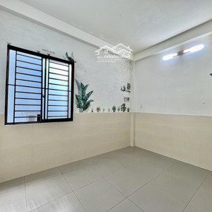 trống lại một phòng 2.8tr ngay đường tô hiệu - hoà bình, quận tân phú, cách đầm sen 5p xe máy