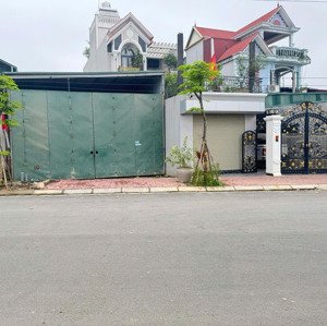 chính chủ tôi bán 100m2 lô góc view hồ, gần viện nhi tw, gần đhqg, giá cắt lỗ.