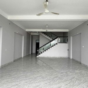 cho thuê nhà 3 tầng mặt đường lớn tại đông xá, vân đồn, phù hợp làm văn phòng