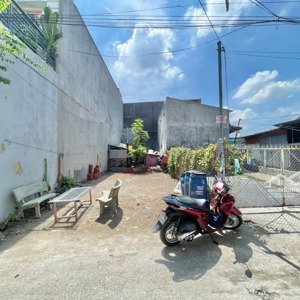 tôi cân bán nhanh lô đất sổ riêng trong vòng 1 tuần thuộc phường tân đông hiệp tp dĩ an