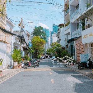 khu vip nguyễn thị thập , q7.5 tầng , 56m2 , ngang 4 m sổ hoàn công.