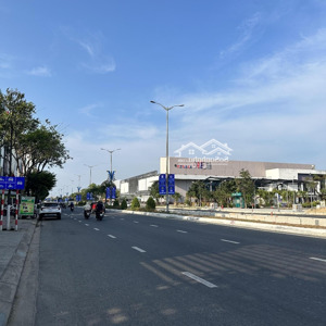 bán toà nhà building 5 tầng mt đường nguyễn hữu thọ. dt 233m2 ngang 10m có thang máy