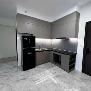 cho thuê căn 1pn+1 dt 51m2 privia có sẵn nội thất giá 8,5tr bao pql , lh xem nhà 