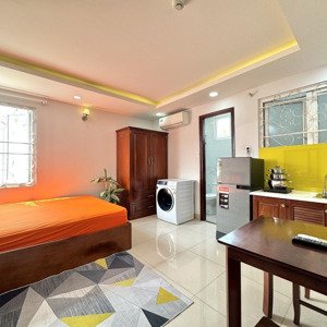 phòng đẹp máy giặt riêng đầy đủ tiện nghi ngay bờ kè hoàng sa