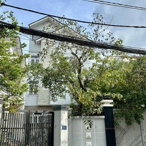 cần bán gấp biệt thự thảo điền 4 tầng có thang máy, 11 phòng đang cho thuê 60tr/tháng.