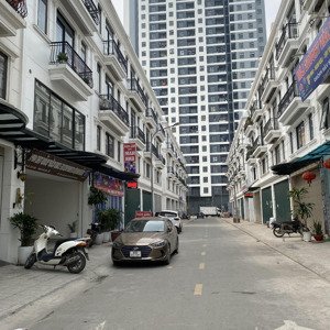 shophouse sông hồng cách chung cư 1 bước chân. dt: 84m2, mt: 6m, giá: 18,5 tỷ, lh: 