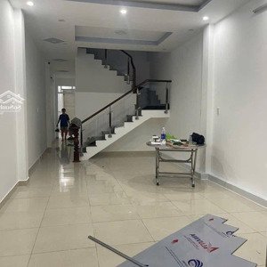 cần cho thuê nhà 4phòng ngủ sân ô tô hẻm hồng phong gần chợ phú hoà