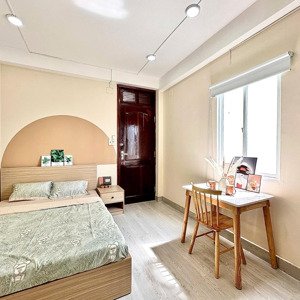 phòng đẹp giá rẻ ngay etown cộng hoà 30m2 full nội thất tân bình