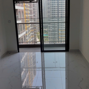 chính chủ cần bán gấp căn hộ 2pn2wc, giá tốt, view thoáng mát. lh: 