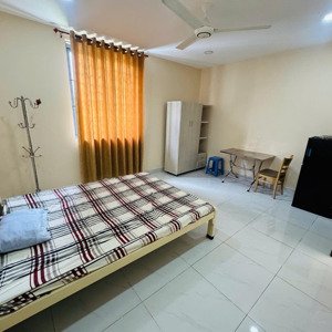 cho thuê phòng: kdc đại phúc ngay phạm hùng gần đh kinh tế. giá: 3,7 tr/th. 30m2. nội thất đầy đủ.