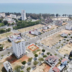 đất biển trung tâm tp phan thiết, 7,1 tỷ / lô, sổ đỏ hoàn chỉnh, cách biển 300m. xd tối đa 7 tầng.