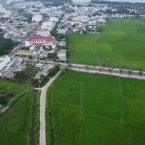 Gần 1Xào Mặt Tiền Xuân Thủy Gần Biển Đồi Dương Và Chợ Lagi, Giá Tốt.