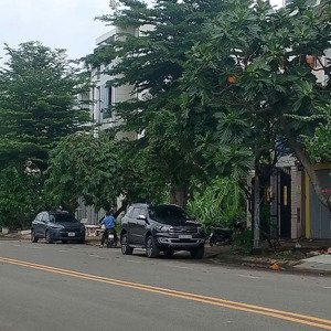 bán các nền nhà phố giá rẻ nam long sát dự án global city
