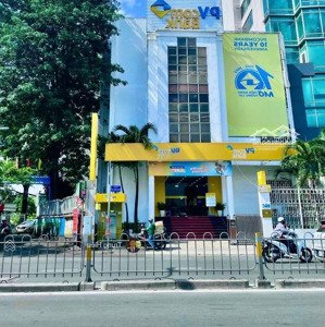 hàng thanh lý cần bán gấp - mt phan đăng lưu pn - dt: 6 x 20 . hdt dài hạn 100tr/tháng .