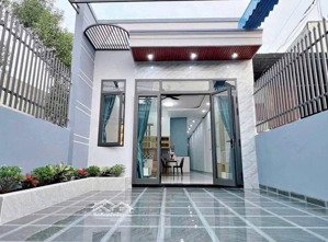 - cần bán căn cấp 4 ở sg
- dt: 5x20m - sổ hồng riêng - 3phòng ngủ 2wc