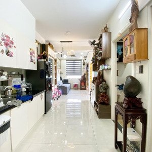 chủ cho thuê căn 2pn góc 52m2, full nội thất, nhà mới, tầng cao mát, 7.5tr/tháng. lh: 