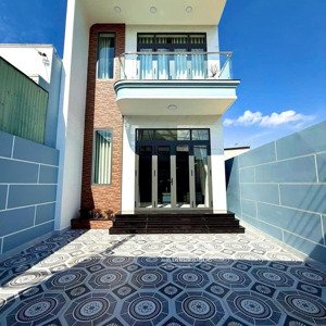 nhà mới mẫu hiện đại, đường ô tô thông, sổ hồng hoàn công, trung tâm hiệp thành