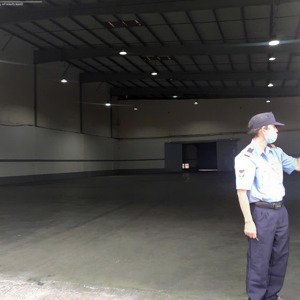 cho thuê kho 3200 m2 mới đẹp trong kcn tân tạo, giá 100 ngàn / m2, tiện làm kho logistic, dược