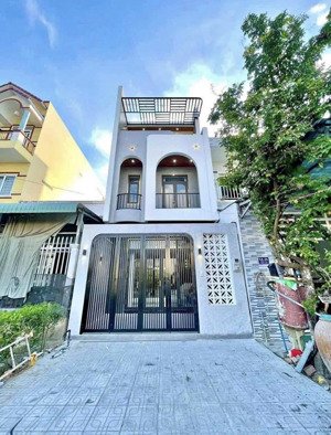 chủ thua lỗ cần bán gấp nhà tân kiên bình chánh đang cho thuê tháng 10tr 5x20:100m2