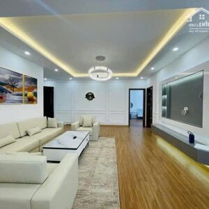 Bán căn hộ 4 phòng ngủ Khu đô thị Ngoại Giao Đoàn – DT 185m2 – giá chào 15 tỷ.