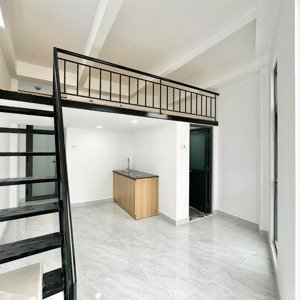 phòng 20m2-3tr, gác lửng, máy lạnh, bếp, ban công/cửa sổ, mặt tiền đường ngay gần cv phần mềm q.12