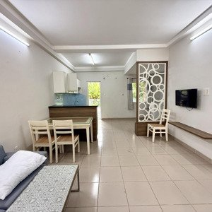 cho thuê nhà kdc tiamo phú thịnh, nhà 1 trệt 1 lầu, 2 phòng ngủ, sân oto, full nội thất