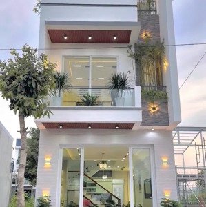 nhà đẹp 3 phòng ngủ, 1 trệt 2 lầu khu dân cư thủ dầu một, chỉ 2.45 tỷ