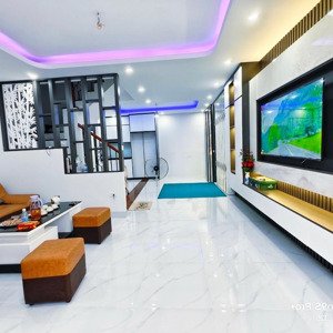 hàng hiếm tại xã đàn, 9,3 tỷ, 50m2, 4 tầng, 4wc, đống đa, hà nội. 3 mặt thoáng ô tô ngay sát cửa