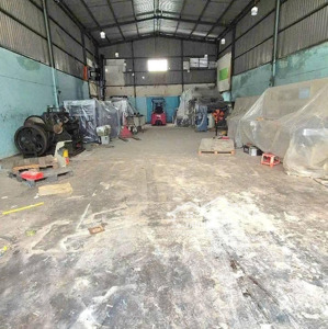 cho thuê kho xưởng 1/ đường mã lò bình hưng hòa bình tân diện tích 10 x 24 ( 240m2 ) giá 22tr