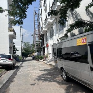 đất hoàng quốc việt q7 - đường 8m - 61m2 ngang 5x12- giá 7 tỷ nhỉnh