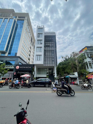 bán gấp tòa nhà ngay sân bay! mặt tiền phổ quang (8.64x34.8m) hầm 6 tầng, hđt: 173 tr/th. giá 52 tỷ