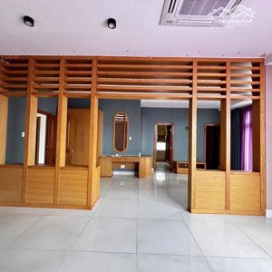 cho thuê villa thảo điền quận 2 dtsd 1000m2 giá tốt