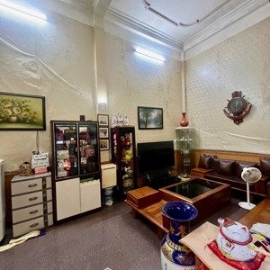 hàng cực nóng - bán nhà điện biên phủ - 3,5 tầng độc lập - vị trí siêu đẹp- ngõ nông.
-3ty380