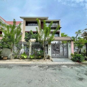 ngộp bank bán gấp biệt thự 12x20m, 3tầng giá 37.9 tỷ kdc tân quy đông, view sông và công viên lh