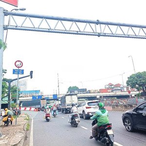 hàng hiếm - ngay phạm văn đồng - thủ đức, nhà 2 tầng, ngang 6 70m2 chỉ 4.5 tỷ - đường xe tải