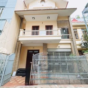 42.5tỷ - 133m2 - biệt thự trung tâm cầu giấy - 4 tầng - mặt tiền 7.5m - dân trí cao - an sinh tốt