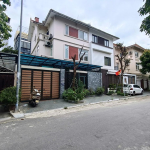 cho thuê biệt thự nguyễn văn lộc 130m x 3 tầng thông sàn 35 triệu 